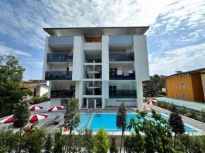 Nuovo condominio con piscina e garage